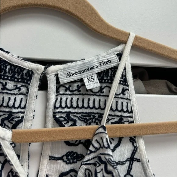 ABERCROMBIE & FITCH Halter Tank White Navy Embroidered Layering Size XS - Picture 7 of 7